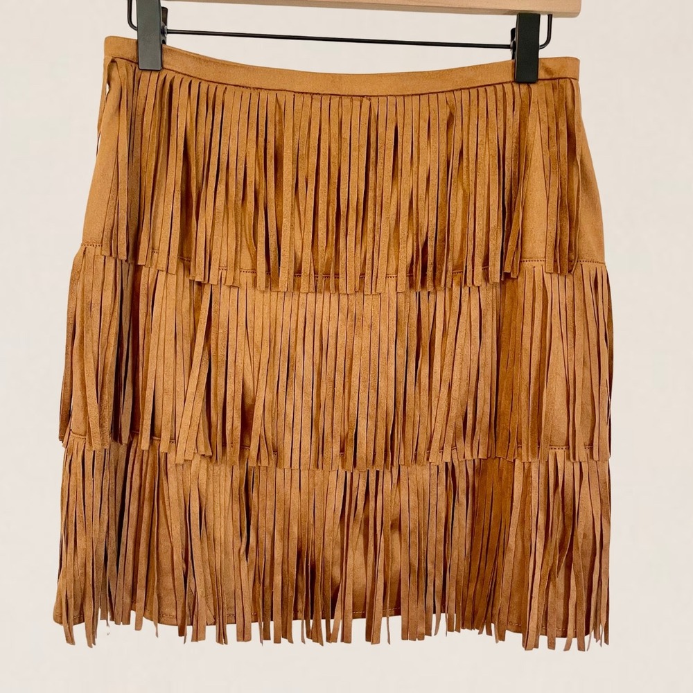 Universal Thread Cognac Brown Faux Suede Tiered Fringe Mini Skirt Womens 4 NEW - Picture 4 of 7